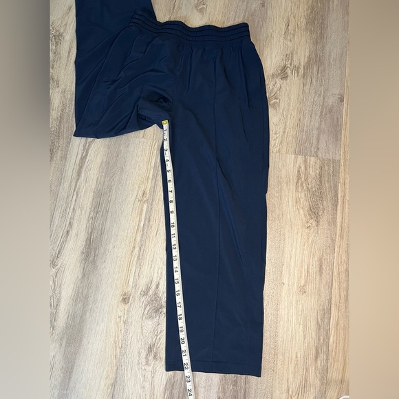 Lululemon Navy Blue Women’s Size 6 - Picture 7 of 9